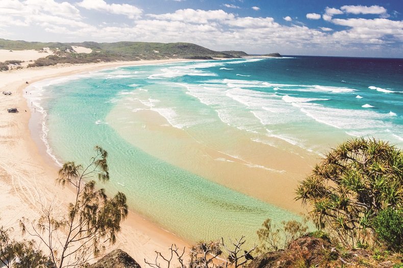 The breathtaking panoramic views are just one of the reasons #FraserIsland is known as one of the most incredible islands on earth. The World Heritage listed site stretches 123 kilometres long and 22 kilometres wide, making it the largest sand island in the world.  #aatkings