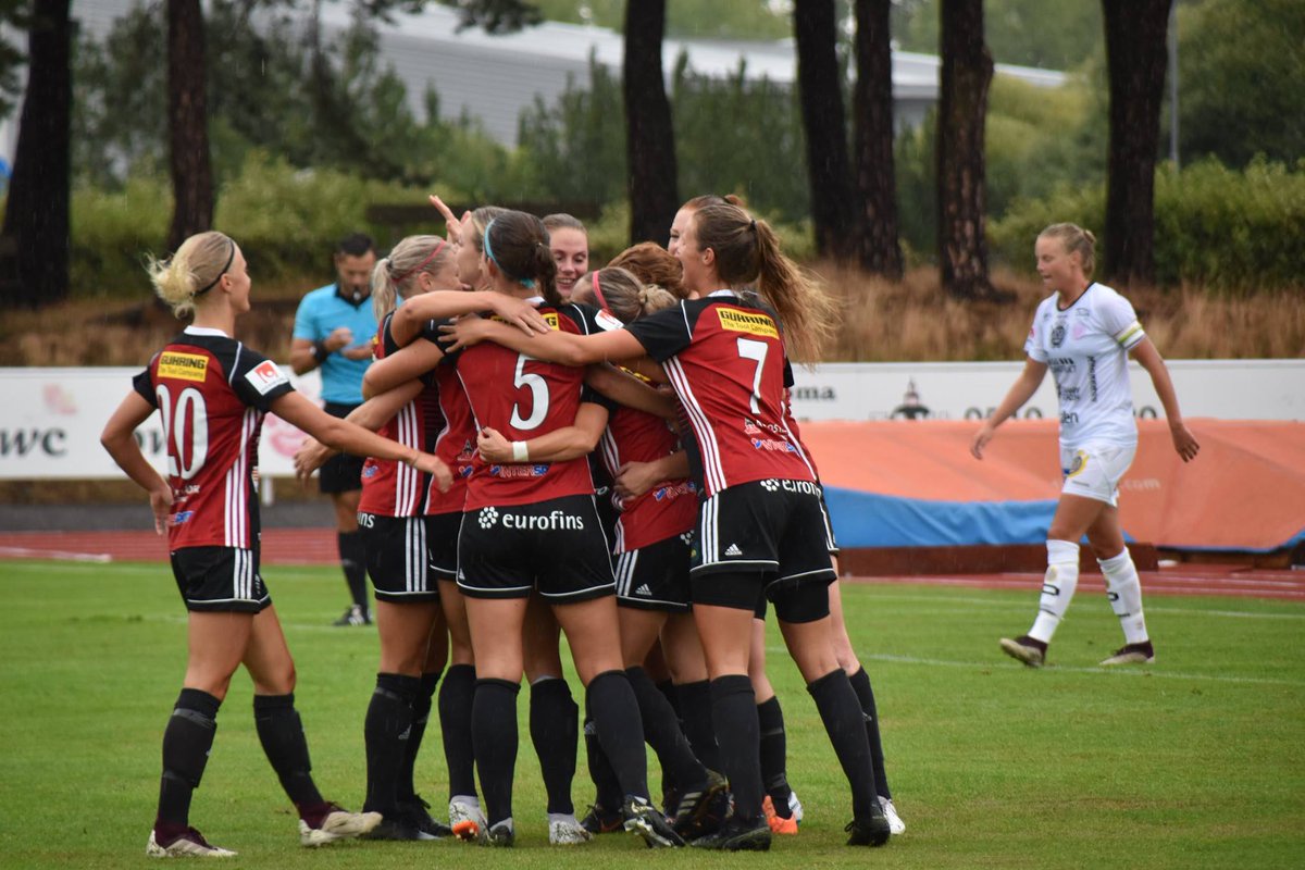 Siati's tweet image. Kom ner nu allihop och stötta våra tjejer!!!! Lördag på IP Framnäs kl 15.00. 
Gratis entre, våra sponsorer bjuder på matchen!!! @LFKdam