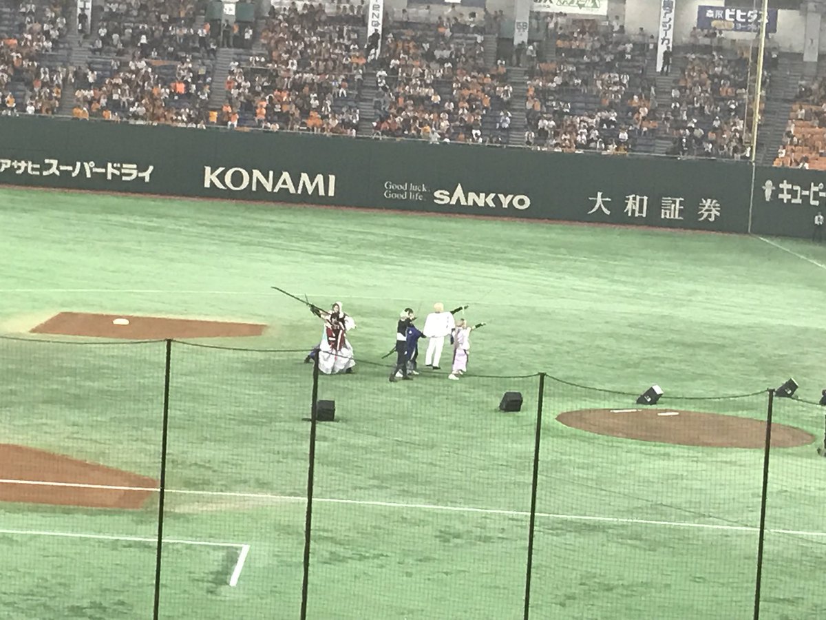 刀ミュとジャイアンツのコラボナイター 三日月宗近さんが始球式を担当したりと大盛況 スマホアプリ攻略まとめアンテナ