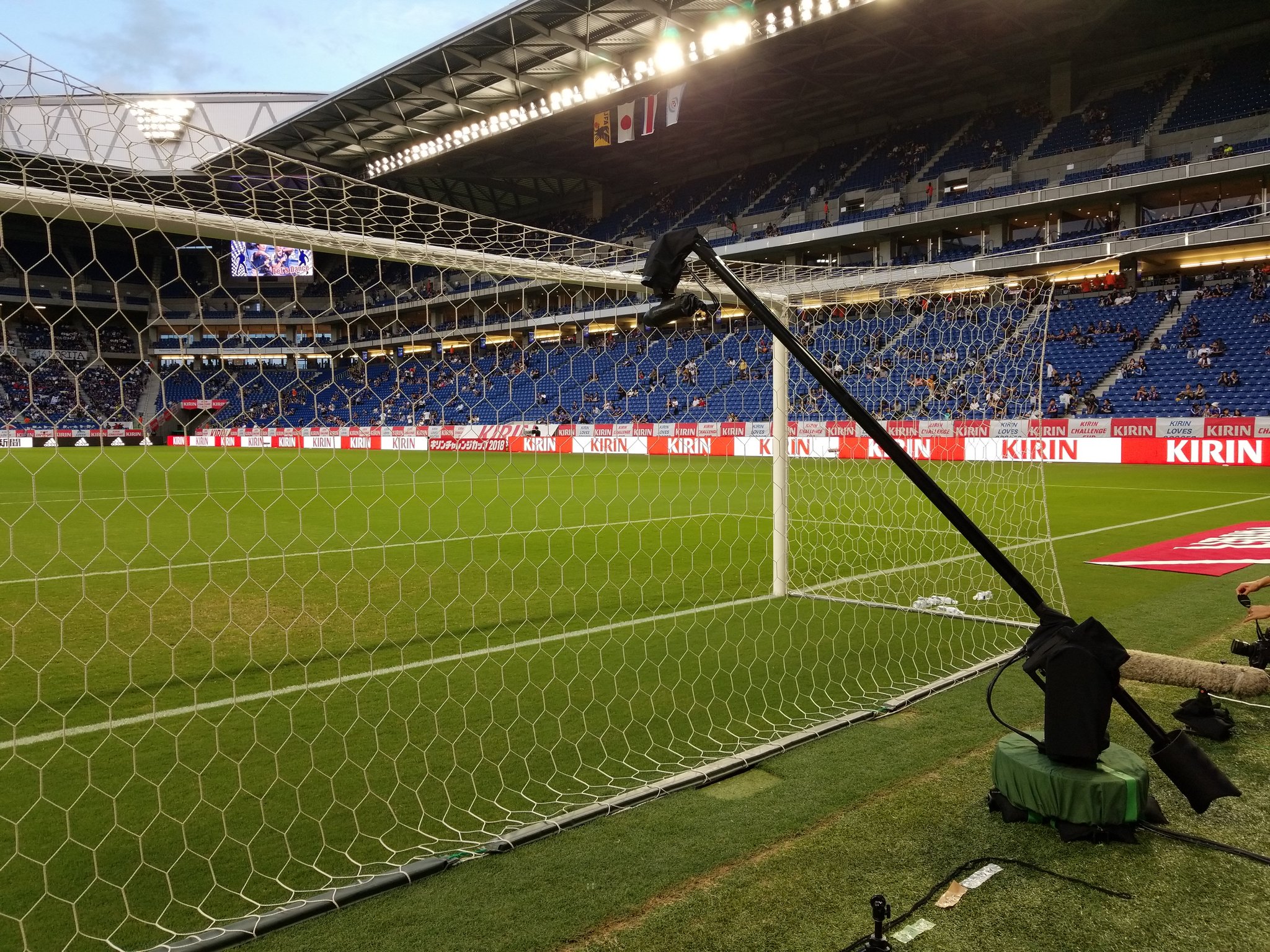 Uzivatel 日テレサッカー公式 Na Twitteru まもなく 森保japan 初陣 新生 日本代表 始動 ただいまスタジアムに到着した Samuraiblue のスタメンは 更に あのロシアw杯でも取り入れられていた ゴール裏カメラの映像もお届けします 地上波 日テレ