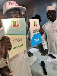 MobilePunch's tweet image. Should @MBuhari accept the presidential nomination form bought by donors? 
If you agree =Like
If you disagree=Retweet
#mobilepunch #apc #pdp #SaveOurDemocracy #NigeriaDecides2019 @NGRPresident @APCNigeria @OfficialPDPNig @UcheSecondus @adams_oshiomole #ourmumudondo #punchng