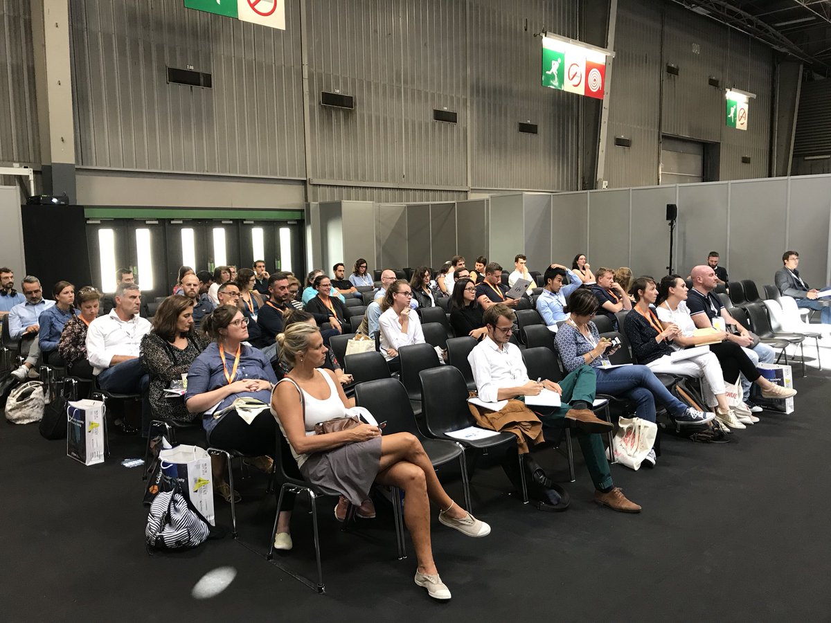 Sab2000DB's tweet image. #ParisRetaikWeek l’atelier comment réussir votre refonte #ecommerce commence avec @marcschillaci  @OxatisFr et @ludodewavrin CEO de Willemse et administrateur de la #Fevad commence salle 9
