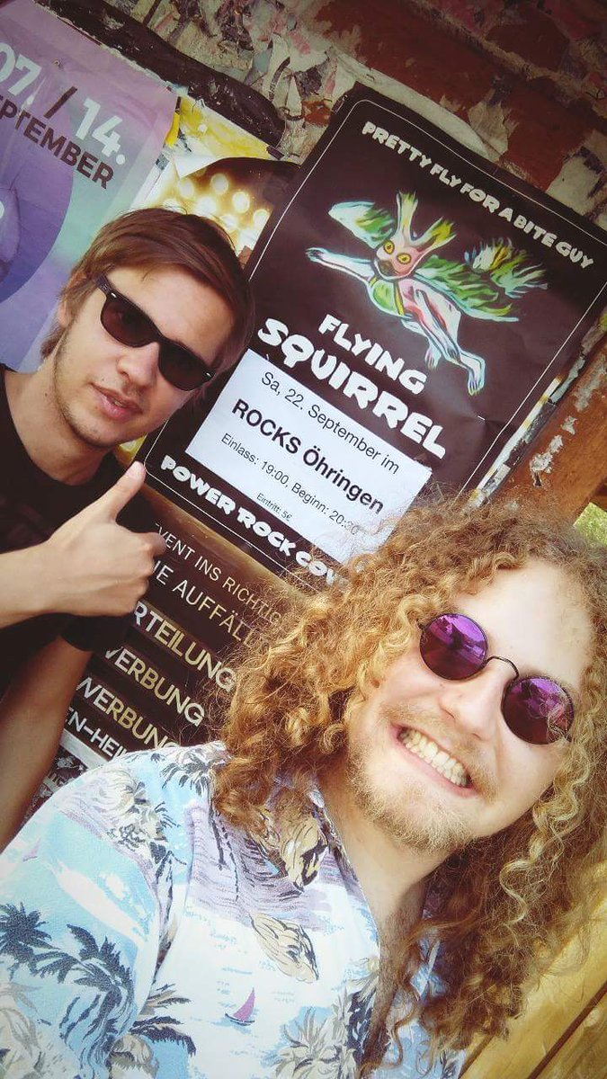 FS_Rockband's tweet photo. #CoolDudes beim #Plakatieren. #Bandleben. Zur Erinnerung: Wir spielen feinste #Livemusik am 22.09. in der #RockKneipe 'Rocks' in #Öhringen. Da gibt es lecker selbstgebautes #Bier. 🍻👌 Seid dabei! https://t.co/0qtBQZ1Hej