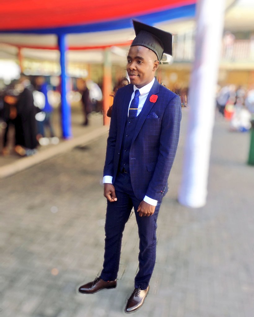 DUCCER's tweet photo. Yesterday I was graduating and Tommorow I'll be starting at my new job (What I studied for) ๐๐๐๐ God is good.
#VUTGraduations #Vaal
#Graduation2018
#AppliedSciences Information Technology https://t.co/6O4SfddM8n