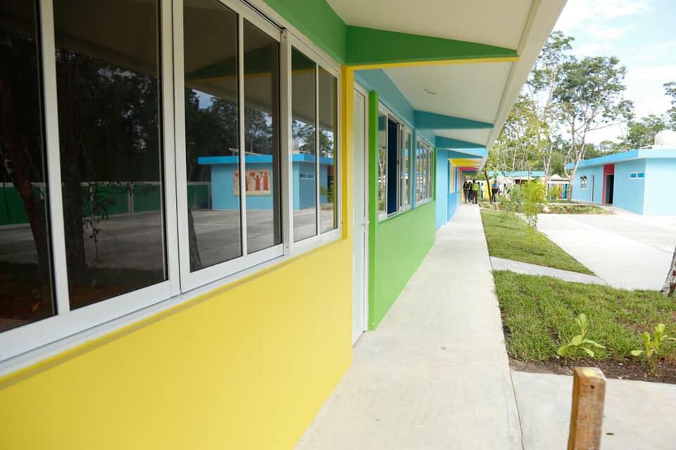 TMGrupoInmo's tweet image. Damos un paso más en nuestro compromiso social inaugurando en Playa del Carmen, México, la escuela de preescolar “Jardín de Niños José Luis Serna, Nuevo Noh-Bec”.
Apostamos por la educación como herramienta para construir un mundo mejor. #BeCorp #RSCTM #TMsomoscomunidad