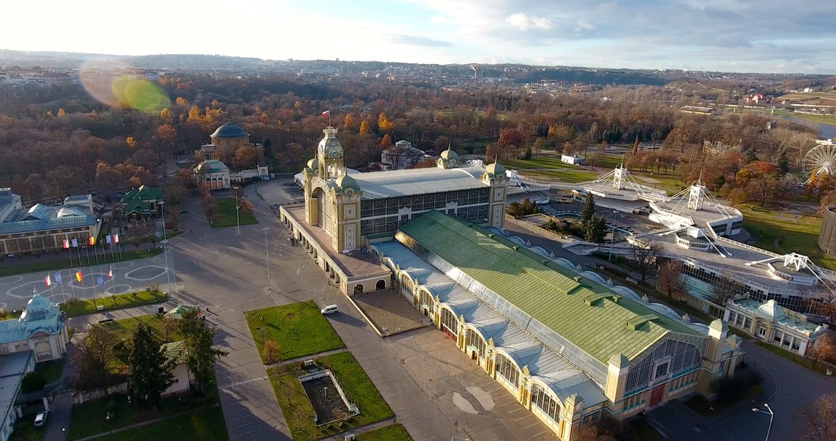 DronProcz's tweet photo. Mrkněte na další ukázku naší práce pro #veletrh Památky – Muzea – Řemesla na @VystavistePraha. Vedli jsme #workshop + připravili #eventcut https://t.co/lM71TaXRBm #dron #drony #drones #uavs #DJI https://t.co/kar4XFuzEc