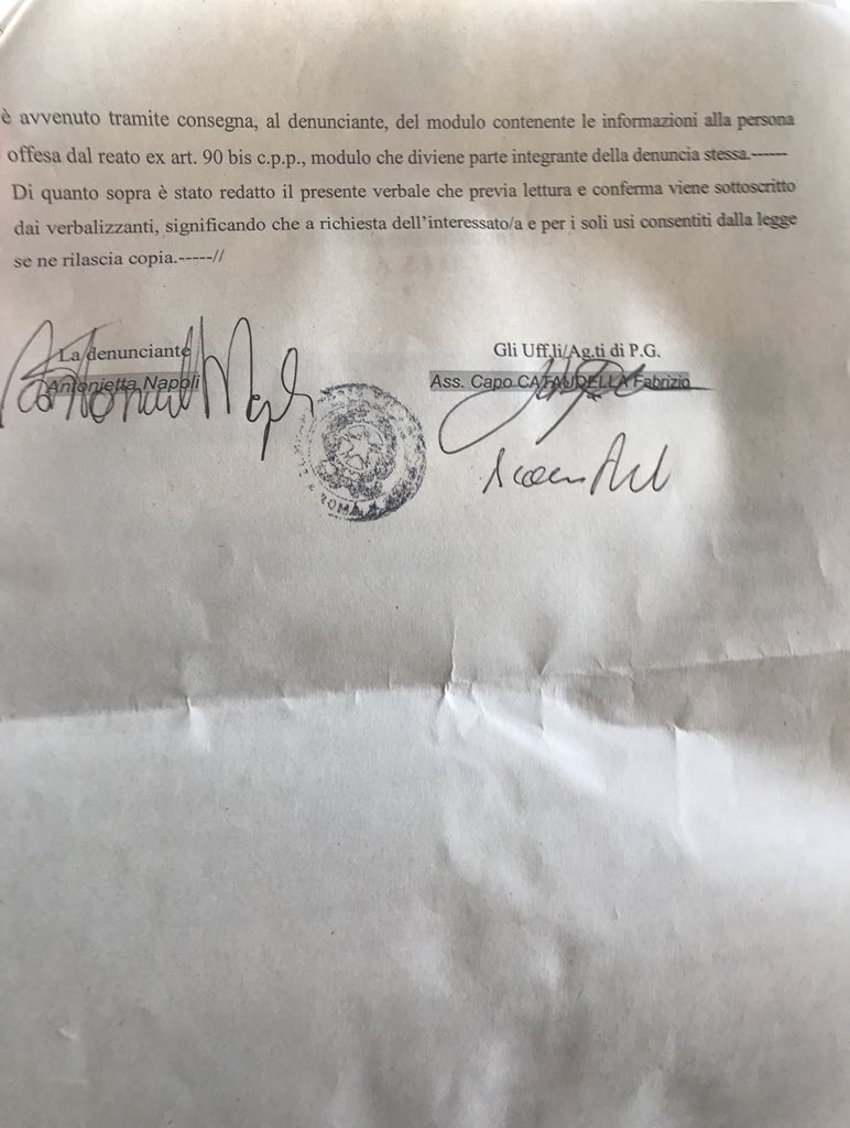 AntonellaNapoli's tweet image. Questa volta #squadristidatastiera dovranno assumersi loro responsabilità.
Parola per parola. Denunciare era doveroso.
Lo dovevo a me, a mio marito, a mia figlia!
Grazie per l’ondata di solidarietà che mi ha travolta. Non essere soli conta @Artventuno @FnsiSocial @Anpinazionale