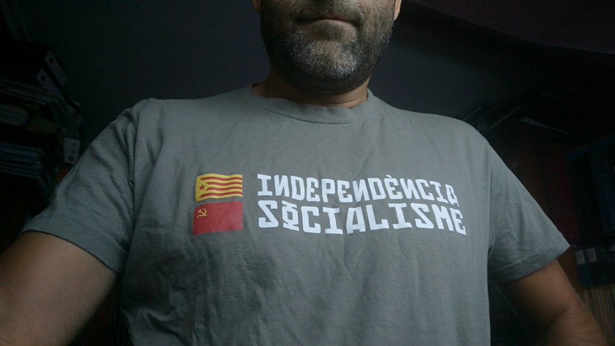 fromgaliza's tweet photo. Hoje toca solidariedade internacionalista ao peito #GZcomCAT #independência #socialismo #11S #Diada2018 https://t.co/h5inM5p870