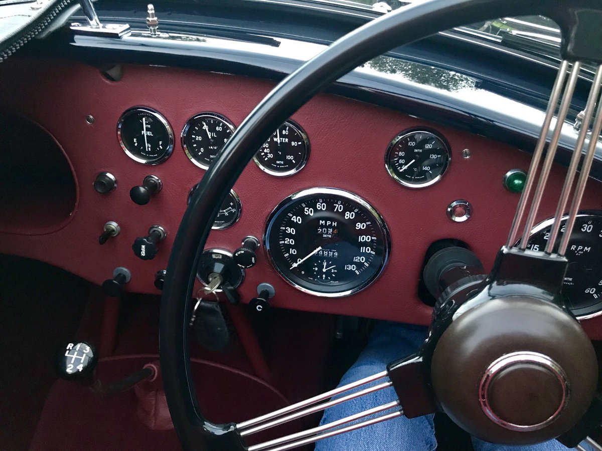 NutleySports's tweet image. Still in Goodwood Revival mode #ac #acace #acacebristol #goodwoodrevival #dailydriver #drivetastefully #classiccars #driveclassics #nutleysportsprestige