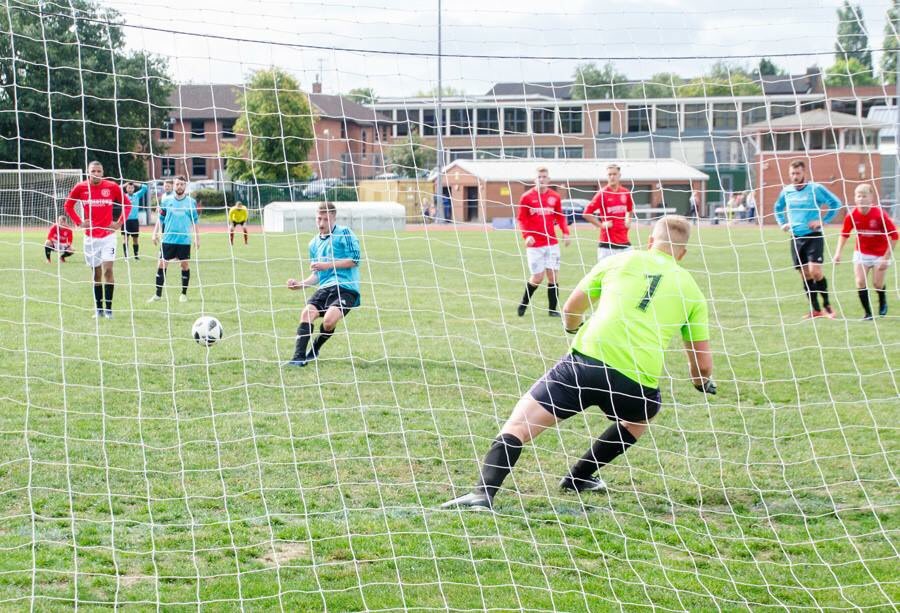 Team Photo &amp; Action Shots from Sunday’s 6-1 League Win v <a href="/WorcesterAthy/">Worcester Athletic</a> #CETiD 

Actions shots are <a href="/Jonmann8/">Jon Mann</a> striking home his goal &amp; Ryan Pugh converting his penalty 

Pictures courtesy of rwkphotography.co.uk