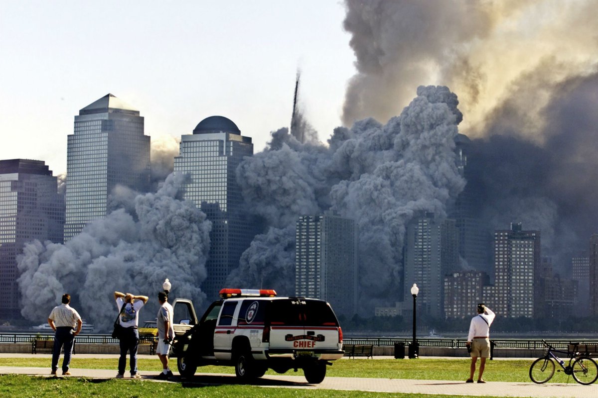 InfosFrancaises's tweet image. In memoriam : il y a 17 ans, jour pour jour, 2.977 personnes perdaient la vie dans la plus grande attaque terroriste de l&apos;histoire. #11septembre2001 #NerverForget