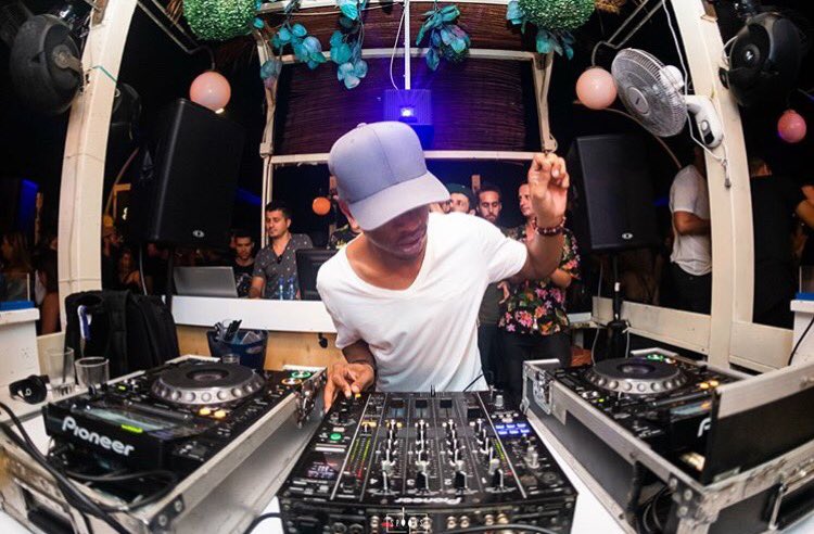 DacapoSA's tweet photo. Leader of tomorrow. 🙏🏾🙏🏾🙏🏾 https://t.co/jxWHfseEUI