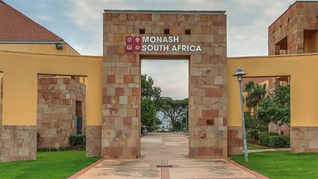 📚 Australia’s biggest university, Monash, is pulling out of South Africa after 18 years ✈🇿🇦✌

goto.bi/MonashExit