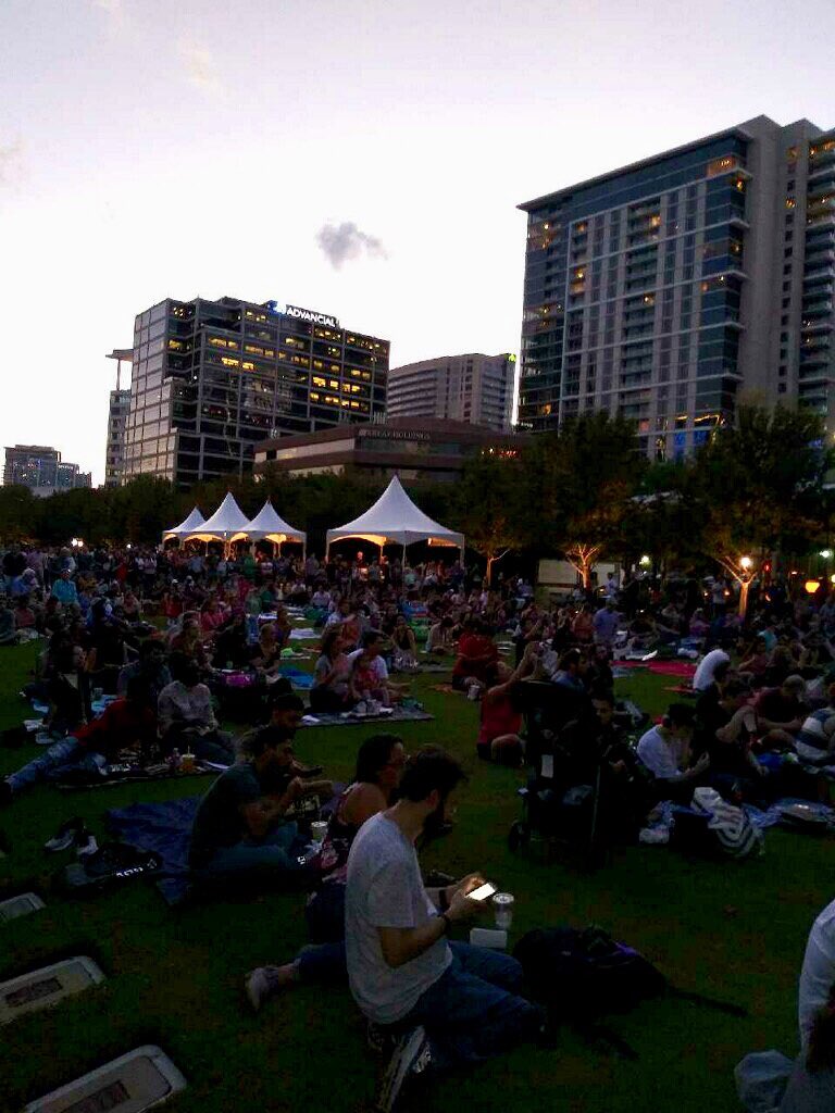CrowMuseum's tweet photo. Enjoy the beautiful weather tonight @KlydeWarrenPark for the #Otsukimi Moon Viewing Festival! We’ll be here until 9:30. See you soon! #Dallas #freeevents 🌑🔭🐰🎑 https://t.co/lCvX6aG4LF