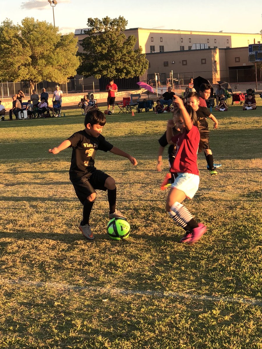 Escontrias_SA's tweet image. Our VDS Eagles had their game face on tonight! They won 3-0! Great sportsmanship, community support, positive attitude, and grit characterizes our 🦅 ⚽️ 🥅 💛💙#VASSP #ProudToBeAnEagle