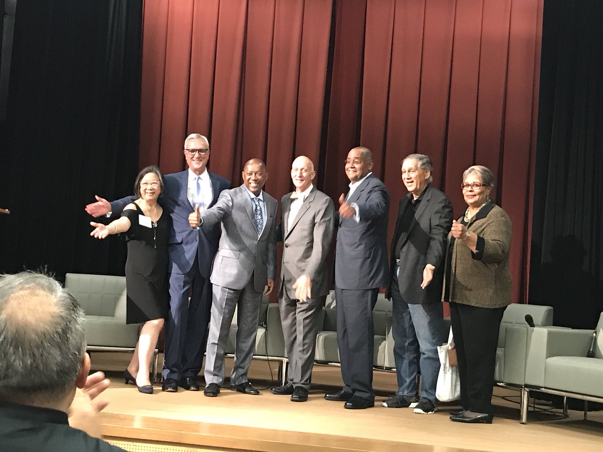 BlueprintHouTX's tweet photo. What a great #BuildingThisCity event. Thanks to our honoree @RodneyEllis and all our special guests. https://t.co/MlPTKy9C7R