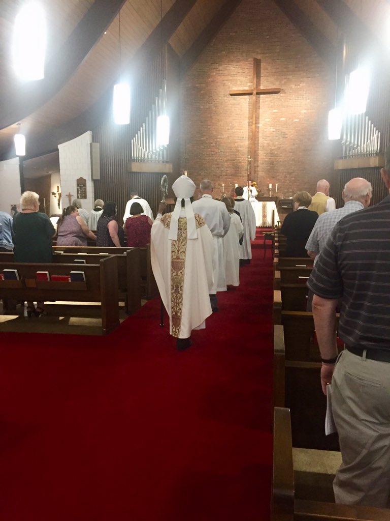 compusean's tweet photo. @IndyEpiscopal joined with #StAlbansIndy to celebrate the installation of the Rev Debbie Dehler as their new Rector. #EpiscopalIN https://t.co/de4JSgmOpw