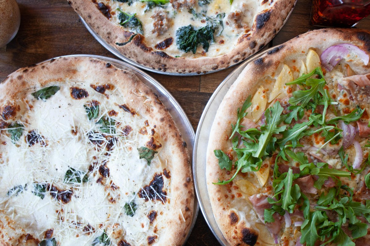 It's rainy out there - time to call for delivery!  Visit our friends at <a href="/trycaviarphilly/">Caviar</a> for pizza delivery right to your door

#trycaviarphilly #phillyeatsgood #bufadpizza