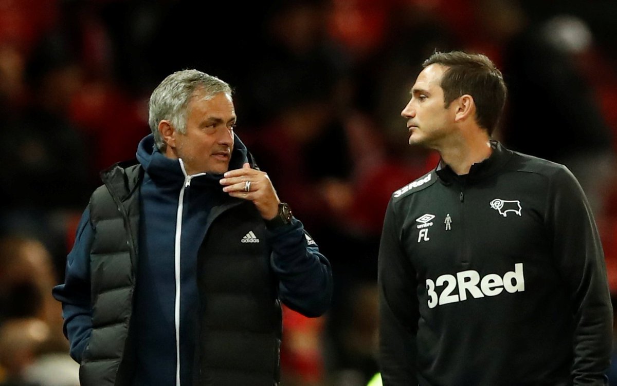 Mou y Lampard, durante el Manchester United-Derby County.