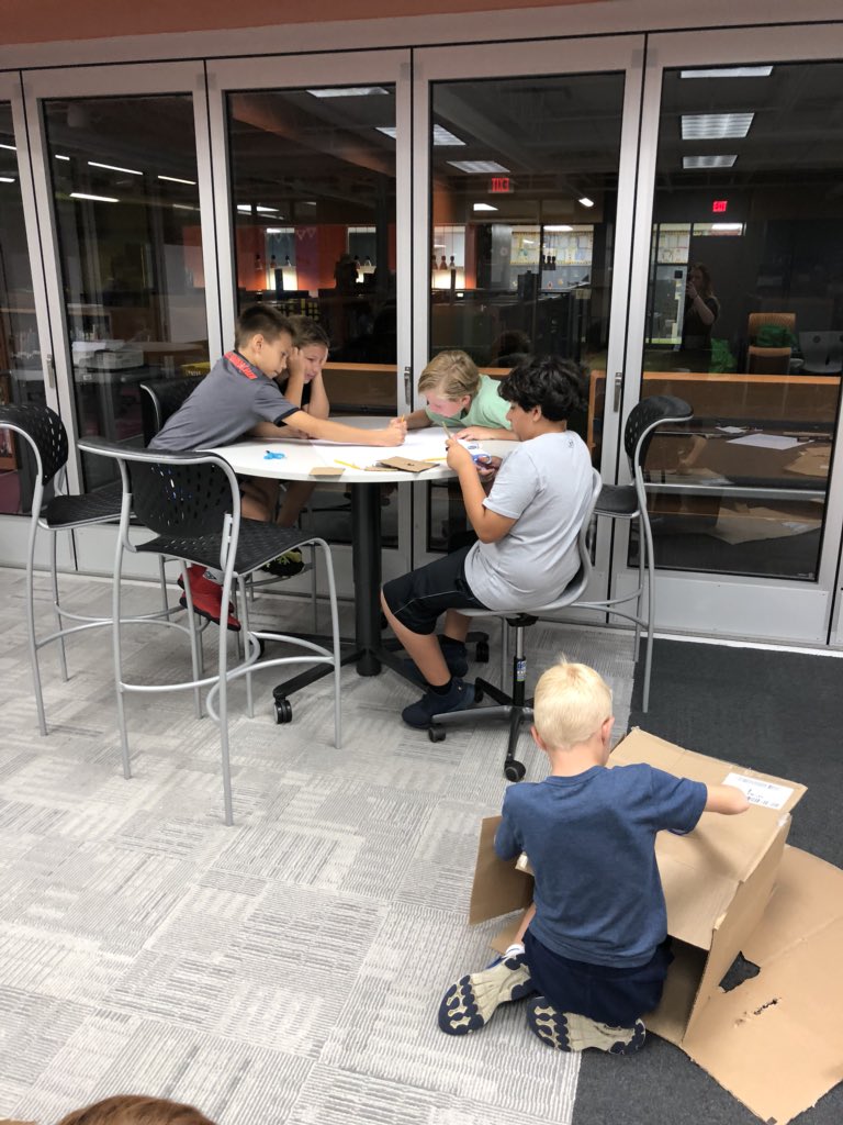 katiebillie_'s tweet photo. Building our superhero worlds! #62Intersession #62Learns #62ICS #MakerSpace https://t.co/oE5gxfAROu