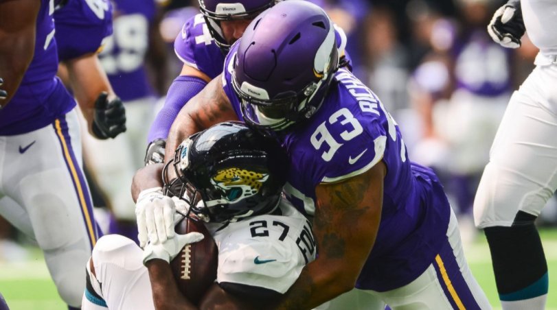 MSMGSports's tweet photo. Making his mark! Through 3 games Sheldon leads the @Vikings in quarterback hits and quarterback hurries. #MSMG #NFL #NFLMarketing #Nonprofit #Philanthropy #Community #Vikings #Skol #GoVikings https://t.co/IGlOX9duOo