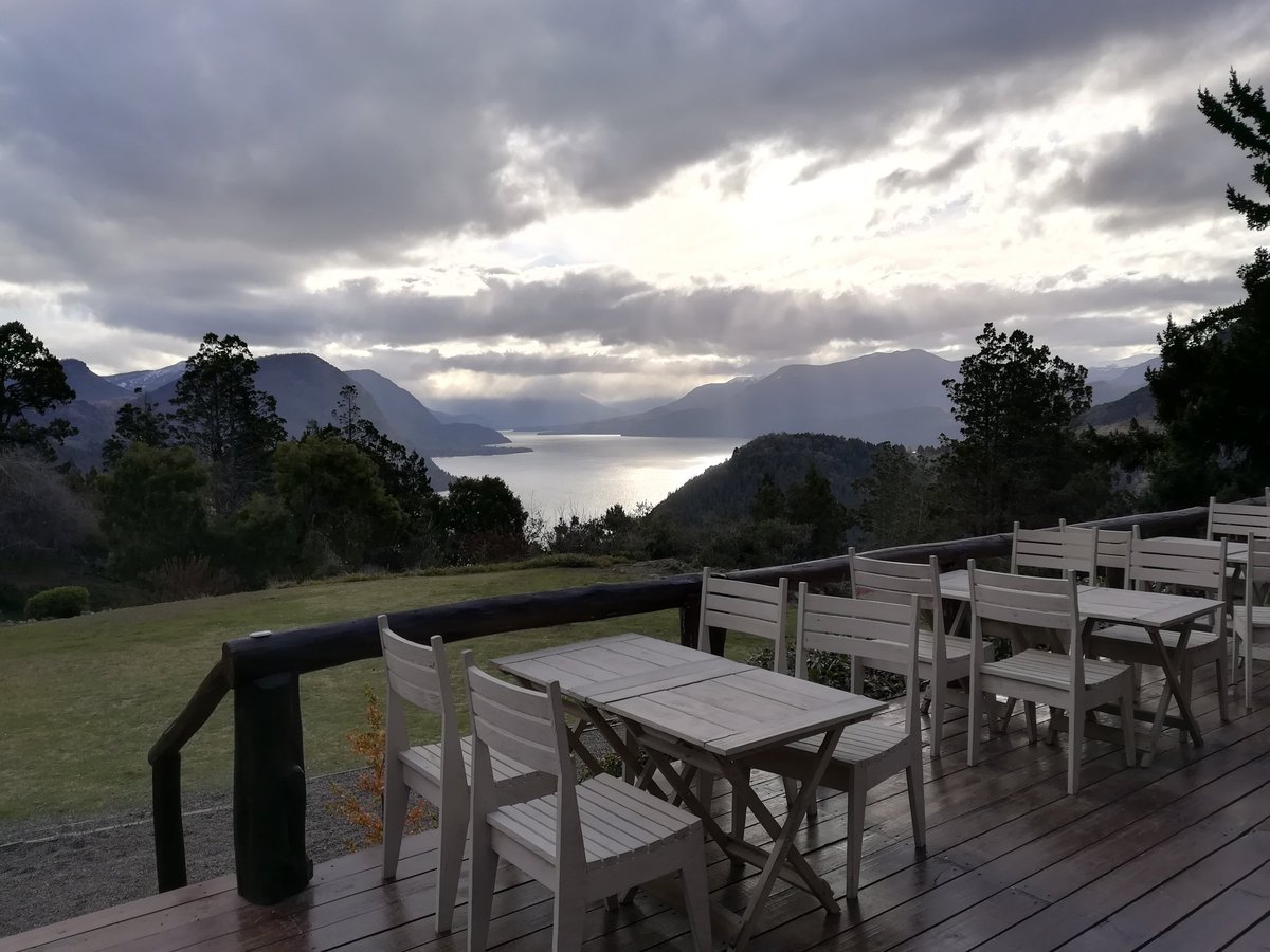 Cacofrost's tweet photo. #CasaDeTeArrayan #PatagoniaArgentina https://t.co/i3kL5mBZl7