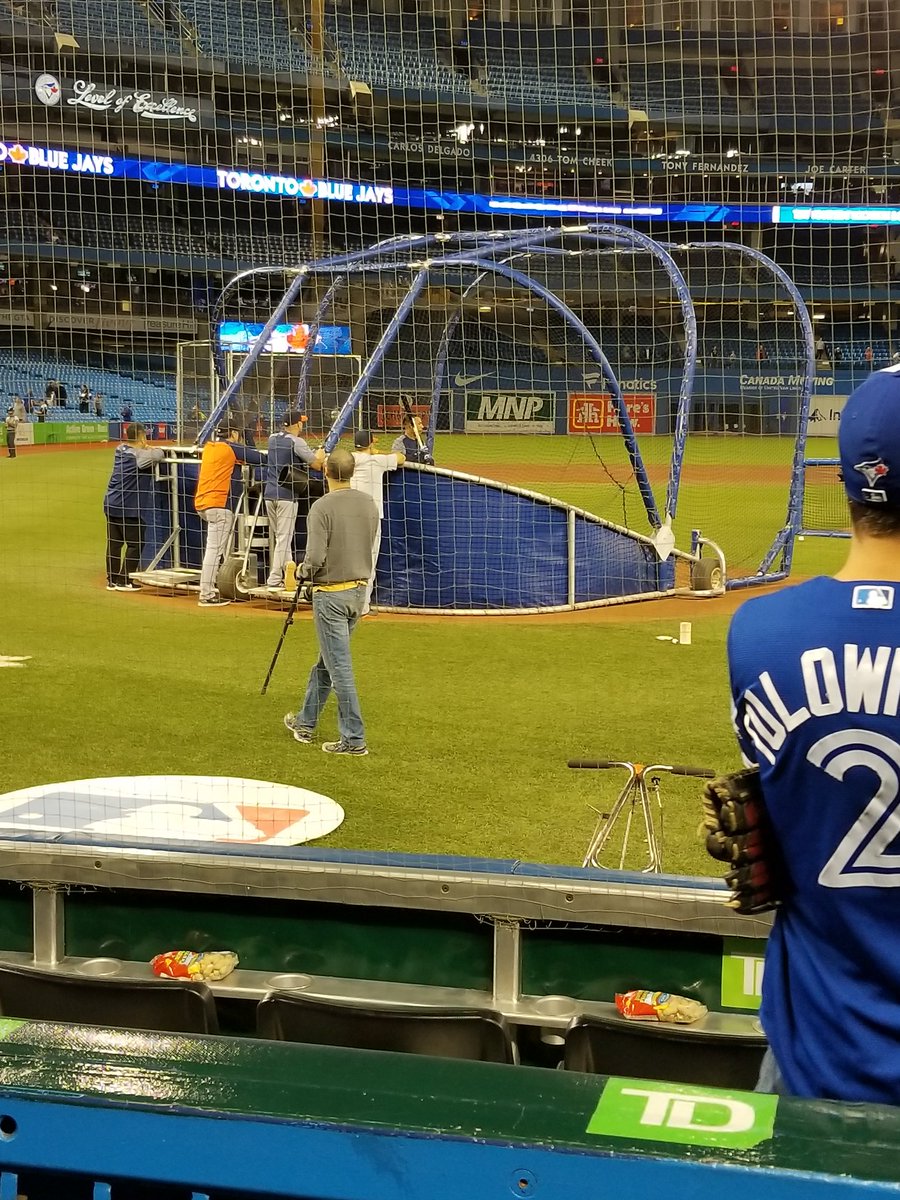 stephtweetsx's tweet photo. Just watching Yuli take BP. No big deal. ππ #happiness #NeverSettle #StrosInTO https://t.co/AZ7Xwnw7jQ