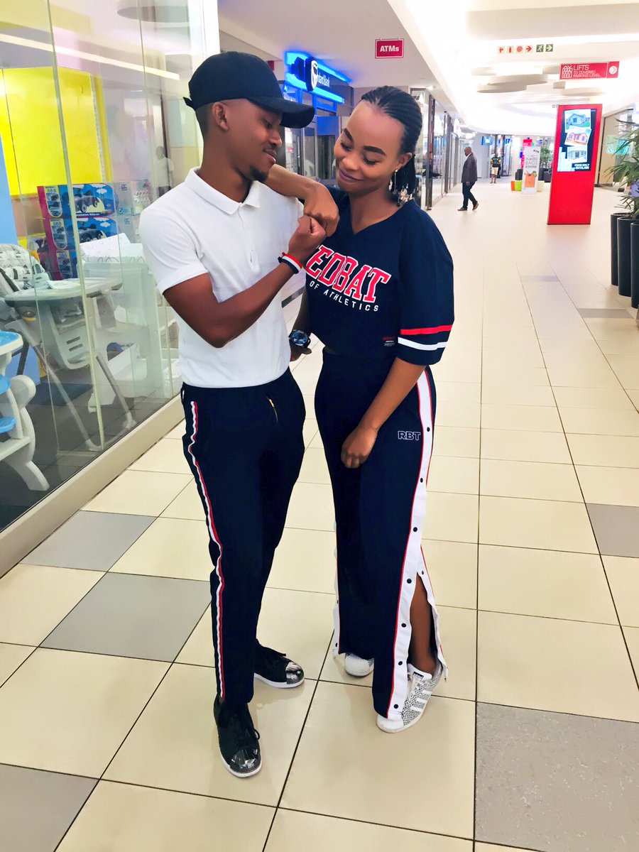 TumiVinton's tweet photo. I love you so much guys 
😍😍😍❤️❤️❤️🌹🌹🌹👸🏻👸🏻👸🏻💋💋💋💕💕💕😘😘😘💫💫💫⚡️⚡️⚡️ https://t.co/B4qB0ulmgT
