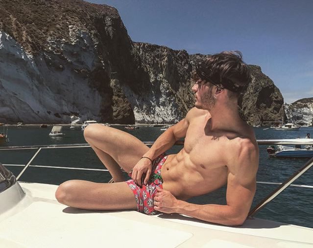 VMINPATHY's tweet photo. Giordano batte nicolò a mani bassissime
Sorry not sorry #TemptationIslandVip https://t.co/zU4YzGbxLc