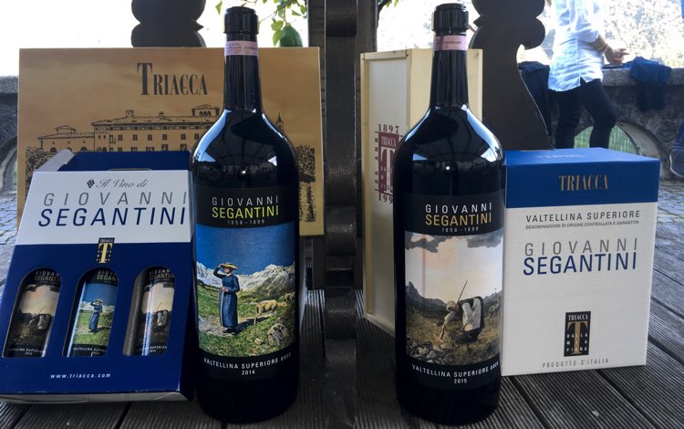 Winedetector's tweet photo. “È meglio il vino o l’etichetta? Gli amanti non hanno dubbi, ma spesso sono proprio le immagini e i colori sulla bottiglia a colpire i nostri sensi prima del prezioso liquido...” https://t.co/qUV1meoeoF #packaging #design #etichette #vino #branding #arte #cultura #viticoltura https://t.co/BkovdqOW2a