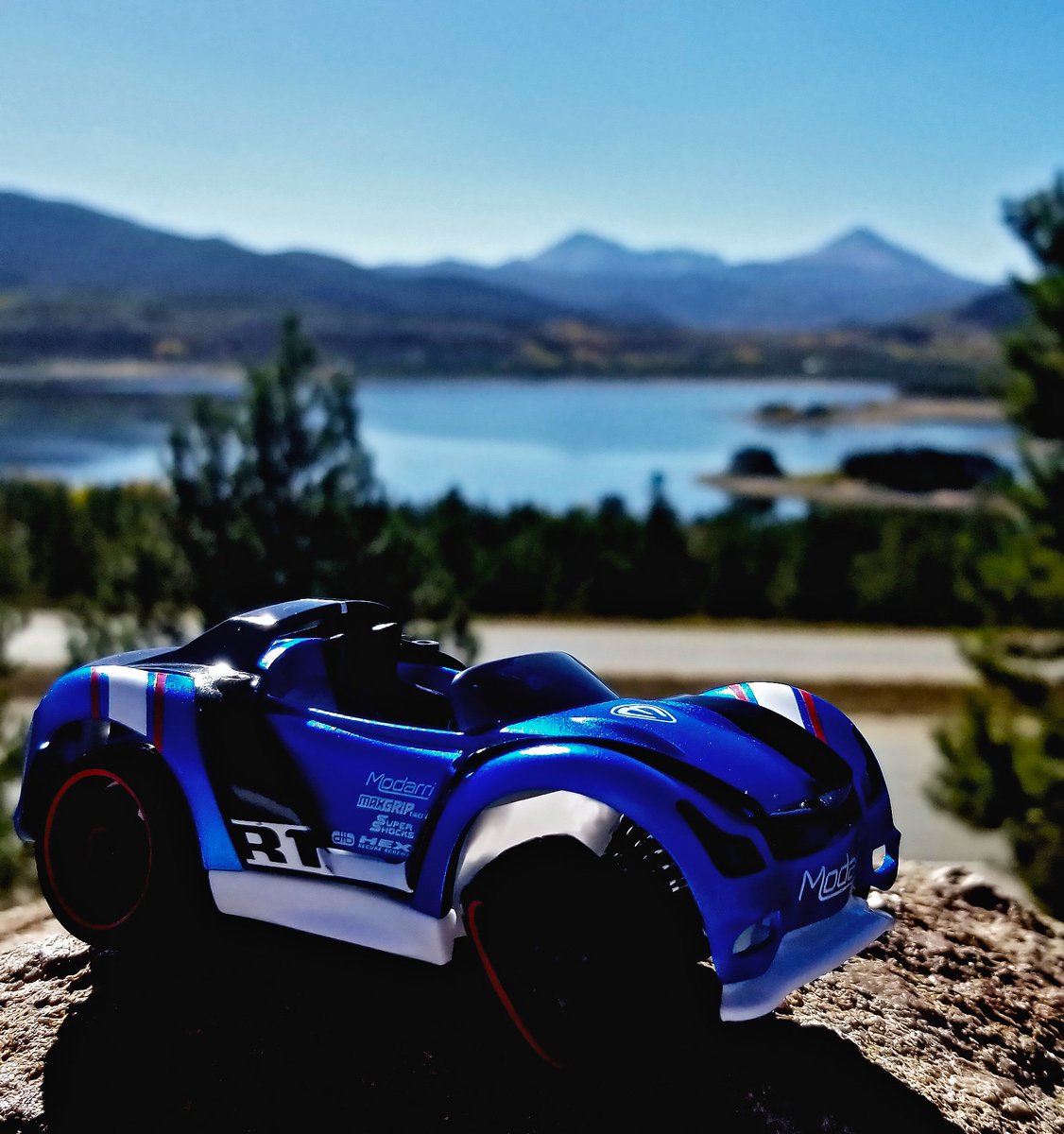 modarri_cars's tweet photo. R1 Captured in Vail Colorado (Taken by Gregg Sanford) https://t.co/m5Zd8kjWER