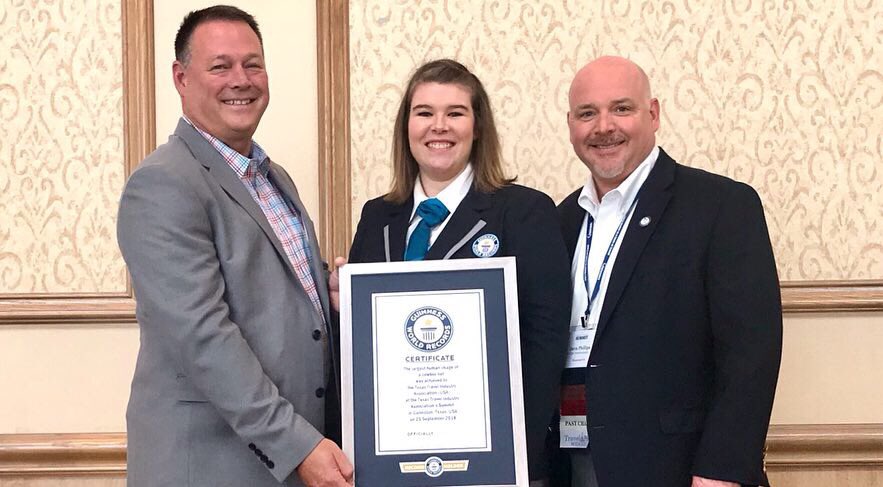 txtravelnews's tweet photo. Thank you #txsummit18  attendees for helping us set a Texas-sized Guinness World Record! #largesthumanimagecowboyhat #itwasawesome #txsummit18  @ Galveston Island Convention Center At San Luis Resort https://t.co/Rwd36iCwRx
