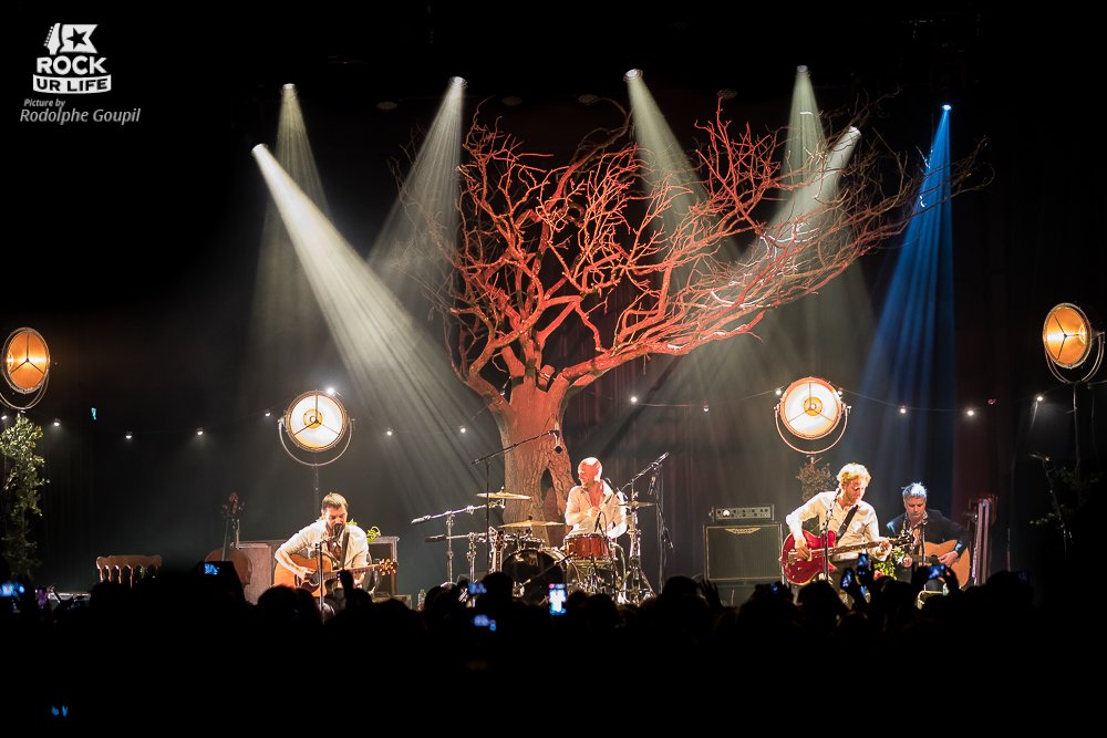 RockUrLifeNET's tweet photo. #Preview : @BiffyClyro au @bataclan_ !

( #photo - @RGoupil1981 )

@WEAMusic I @LivenationFR 

#BiffyClyro #Bataclan #RockUrLife https://t.co/VdPh3mLbB0