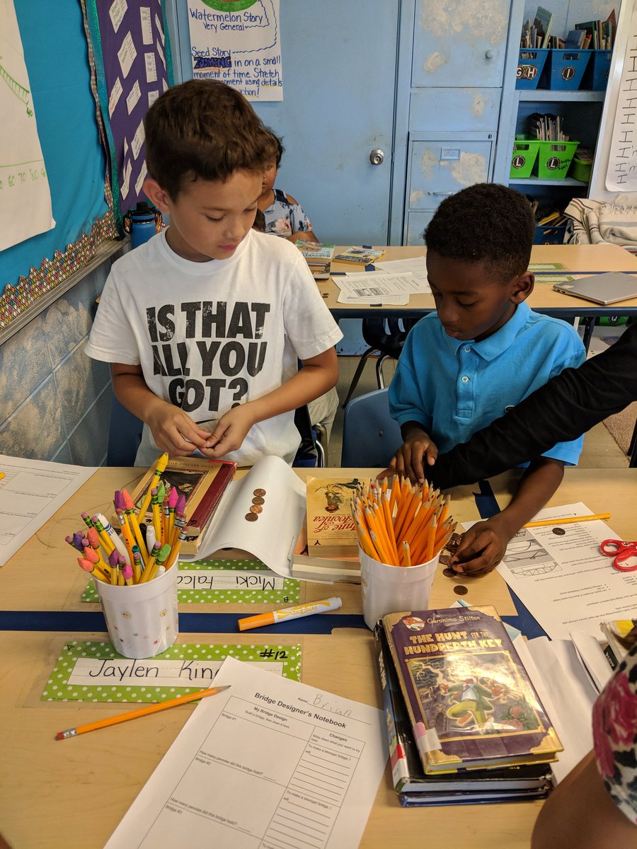 RoTorresCoach1's tweet photo. Building strong bridges to learn about the forces of pushes and pulls.  @BPD3KM https://t.co/jBULQpALZs