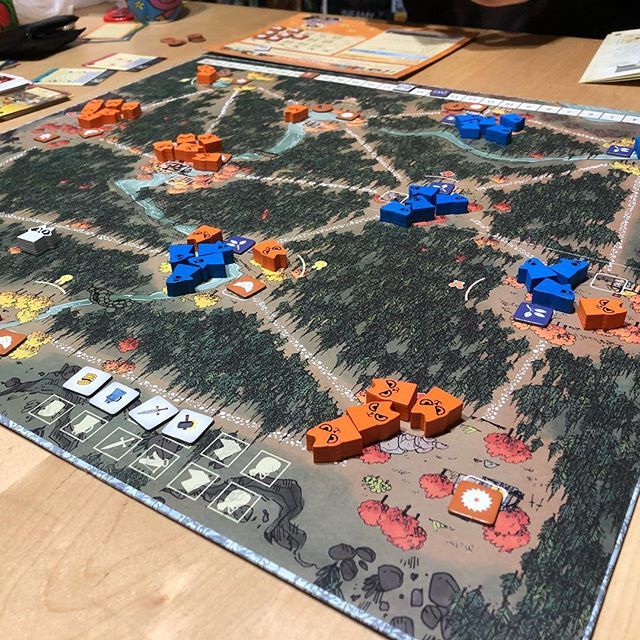 Bretterwisser's tweet photo. Keine Aufnahme heißt mal was spielen. #Root #darkpact #brettspiel #boardgames #bgg #bw https://t.co/k25pwegrQ4