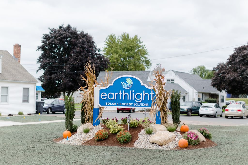 EarthlightTech's tweet photo. We're getting ready for our 10 year anniversary next month and are greatly appreciative of the help from Sign Factory, @bahlerbrothers and Frank's Landscaping in our recent make-over! https://t.co/UN2dOu9RH2