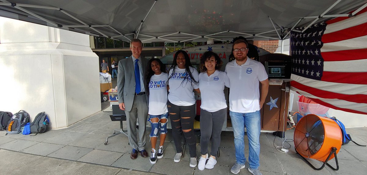 TedTownsend901's tweet photo. @SecTreHargett inspiring Tigers to register to vote. #TweetwithTre #GoVoteGoTigers #GoVoteTN #NationalVoterRegistrationDay https://t.co/C7QAmhMJDC