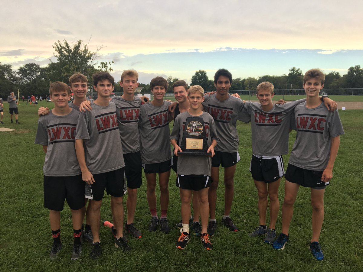 Congrats to Boys Varsity XC finishing 2nd at Kings Invitational tonight! Missed 1st by 3 points to Kings.