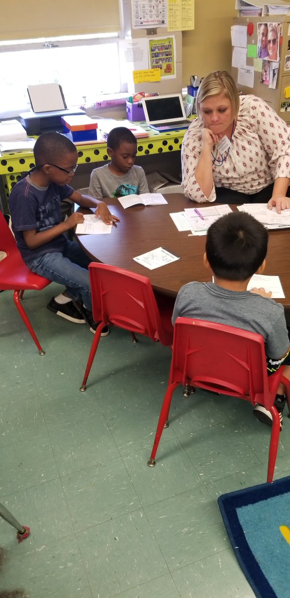 ConnerConquers's tweet image. Saxon Phonics Decodable reading in Goodwin&apos;s 1st grade class.  #goodlearning #tcsslearns #gotornadoes @mattelemsch @tcss_schools