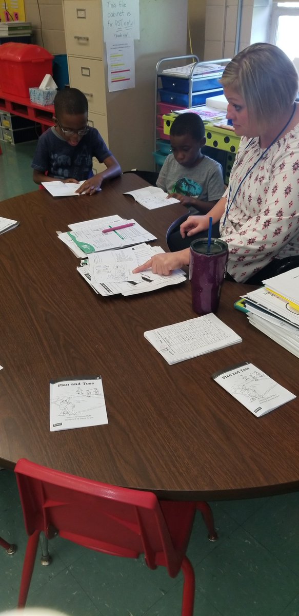 ConnerConquers's tweet image. Saxon Phonics Decodable reading in Goodwin&apos;s 1st grade class.  #goodlearning #tcsslearns #gotornadoes @mattelemsch @tcss_schools