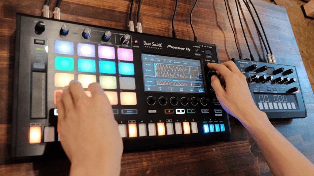 soundrope's tweet photo. アーティストが教える音楽制作術 Vol.3：『TORAIZ SP-16』と『AS-1』だけでEDMトラックの制作にチャレンジ https://t.co/KLtoe0r4Fc https://t.co/X3Cpg98dWu
