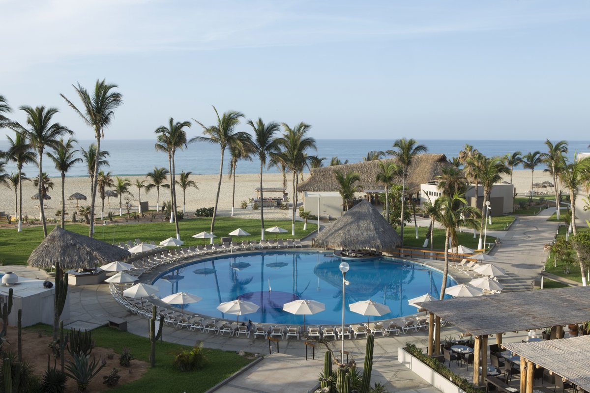 Holiday Inn Cabos tweet media