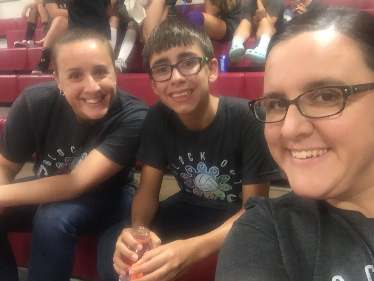 MissHenwood1's tweet photo. Excited to cheer on the Falcons and BLOCK OUT CANCER!  #teammahler #fightlikecoachjoe #teamluke #noonefightsalone #oneteamonefight @mahlertraci @VBcoachmmiller ❤️🧡💛💚💙💜 https://t.co/EJyp9qkY0V
