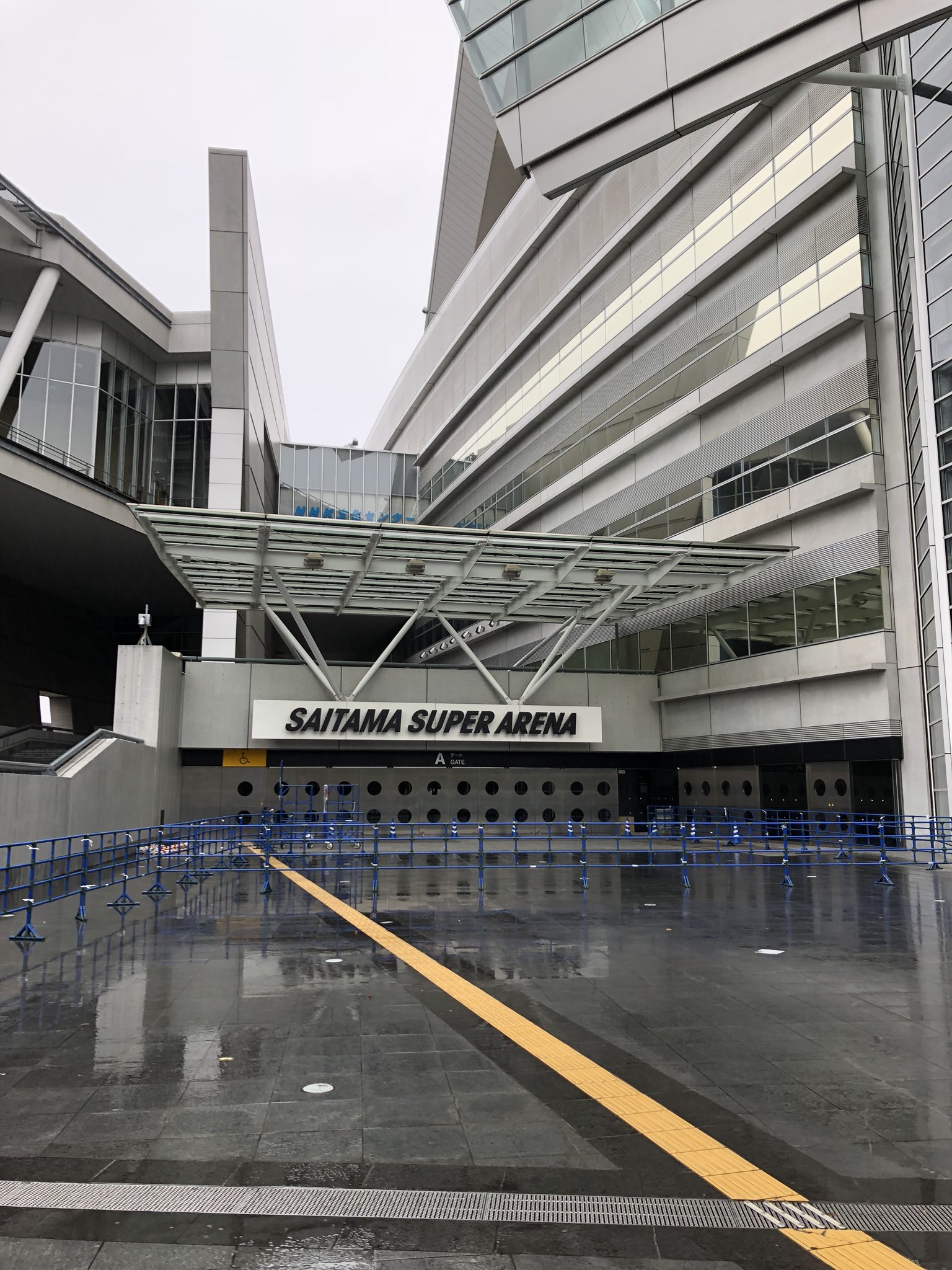 画像 着いた グッズ列はどんどん少しずつやけど増えてきてる 雨止んでほしいなぁ 東方神起 T Co Sz8uneaje2 まとめダネ 画像 着いた グッズ列はどんどん少しずつやけど増えてきてる 雨止んでほしいなぁ 東方神起 T Co Sz8uneaje2 まとめダネ