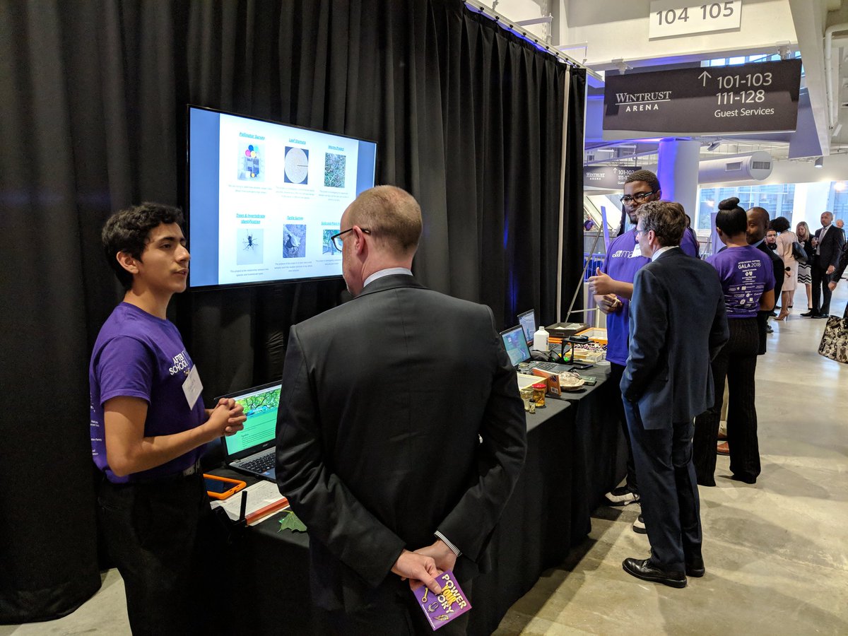 So proud of how <a href="/NatureMuseum/">Peggy Notebaert Nature Museum</a> #CASteens represented their projects, program, and peers at the <a href="/AftrSchoolMttrs/">After School Matters</a> #ASMGala2018 last night. Honored to be part of the evening!  #teensMATTER