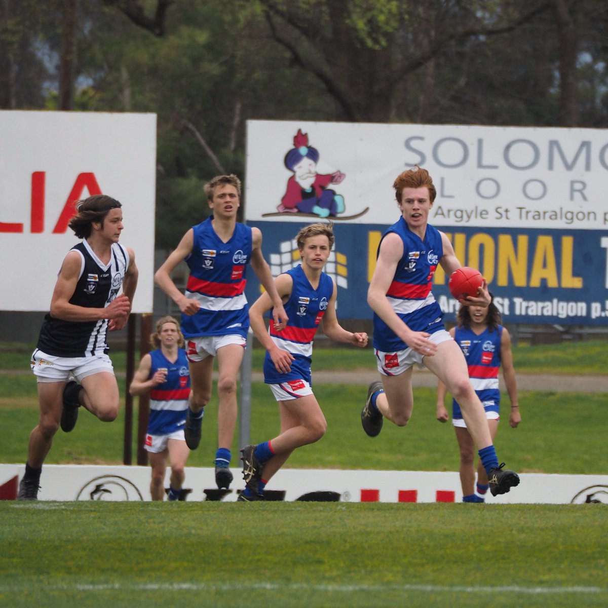 aflvic's tweet photo. Eight quality football matches and a V/Line Cup Dinner highlighted Day 2 of the #VLineCup18. Check out some of the action with our online photo gallery... https://t.co/4MwaZyvGox https://t.co/fOvHiHrWDa