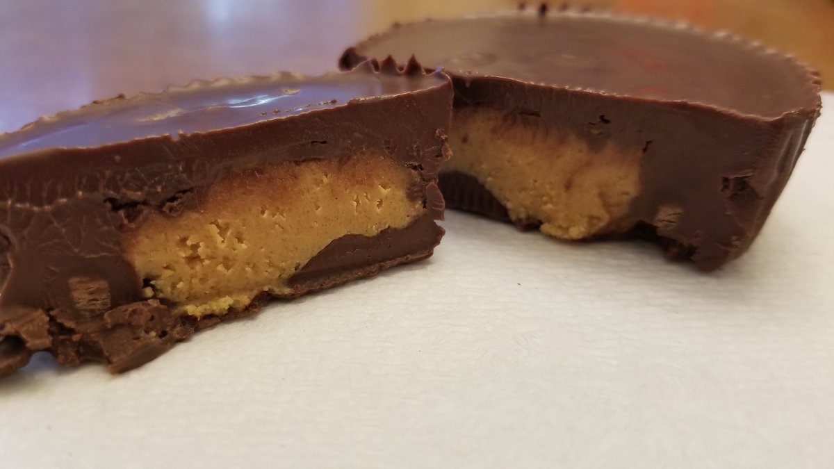 KariMalinak's tweet photo. My 10 yo made peanut butter cups from scratch, @reeses you have competition! #delicious #CulinaryCreator https://t.co/Kgv2vhKbCj