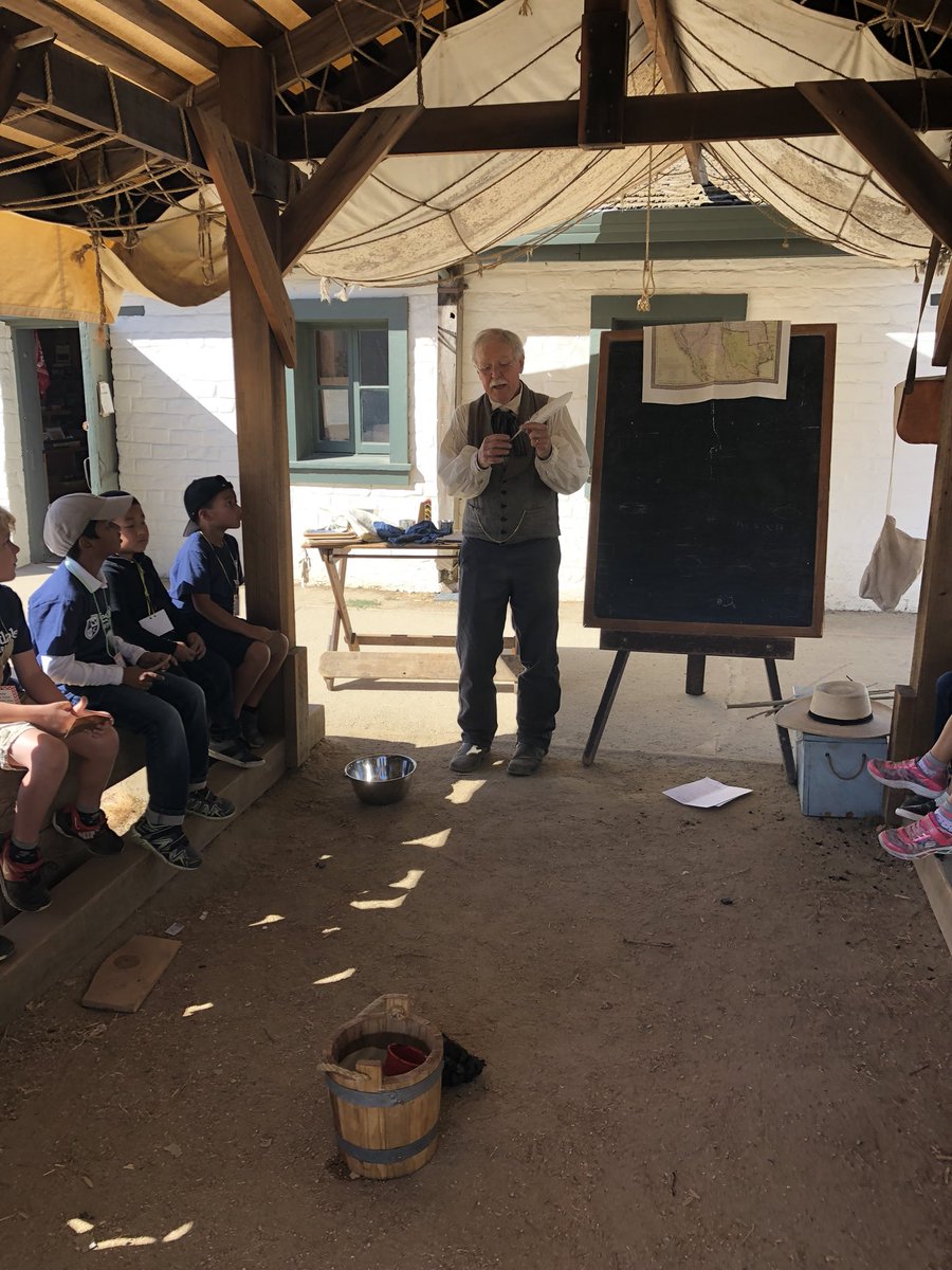 mpfg2007's tweet image. Hands on Learning during our field lesson at Sutter’s Fort. #WCSJoyfulLearning #LifeLongAgo #WestlakeCharter