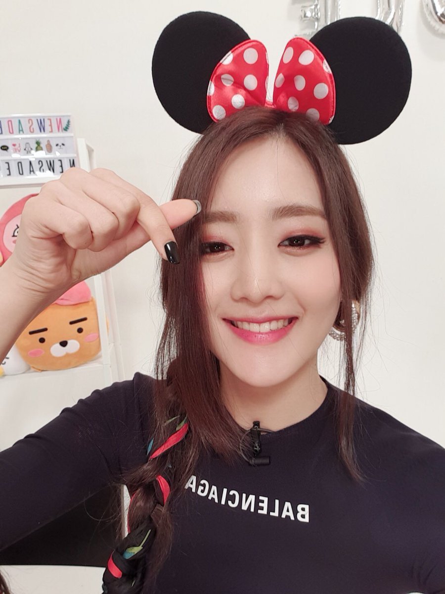 Сколько лет минни из джи айдл. Минни кпоп. Сколько лет минни из джи айдл. Минни g idle. Минни ниша йонтарарак.