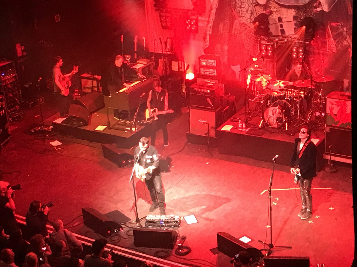 seanhannam's tweet photo. Great night -that’s how you do it: an hour.. Hits and a few new songs. National treasures. Fucking brilliant. #manics4ever https://t.co/JfumCA6XdV